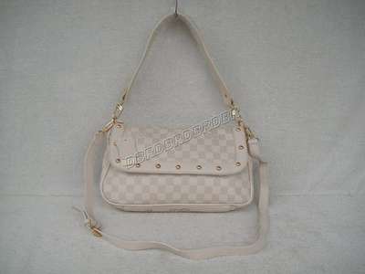 Louis Vuitton N1057 beige white