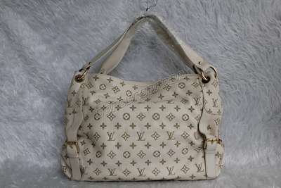 Louis Vuitton M98038 beige white