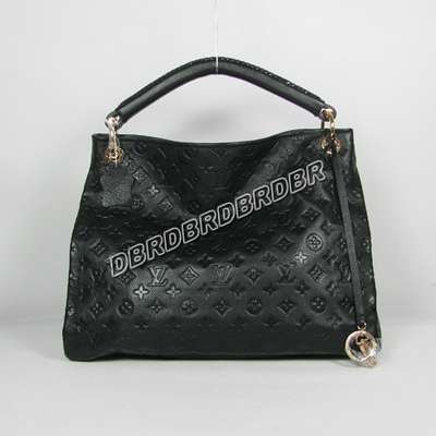 Louis Vuitton M93449 black