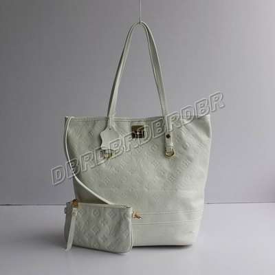 Louis Vuitton M93827 white