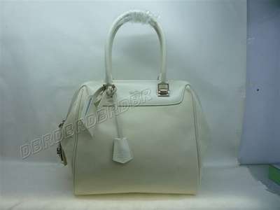 Louis Vuitton M93493 beige white