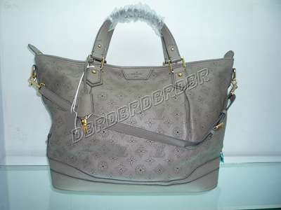 Louis Vuitton M93178 gray