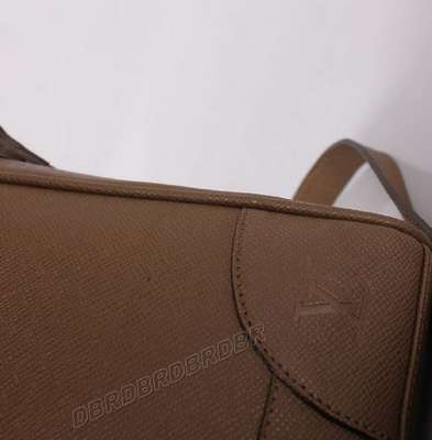 discount louis vuitton handbags taiga m31198 khaki wholesale