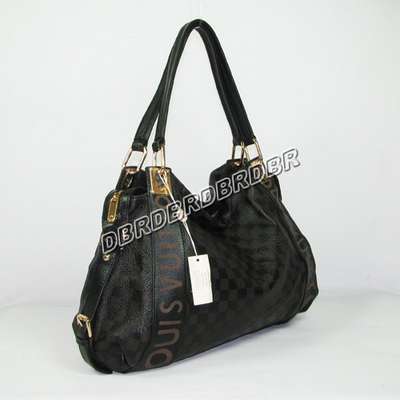 Louis Vuitton M96698 black