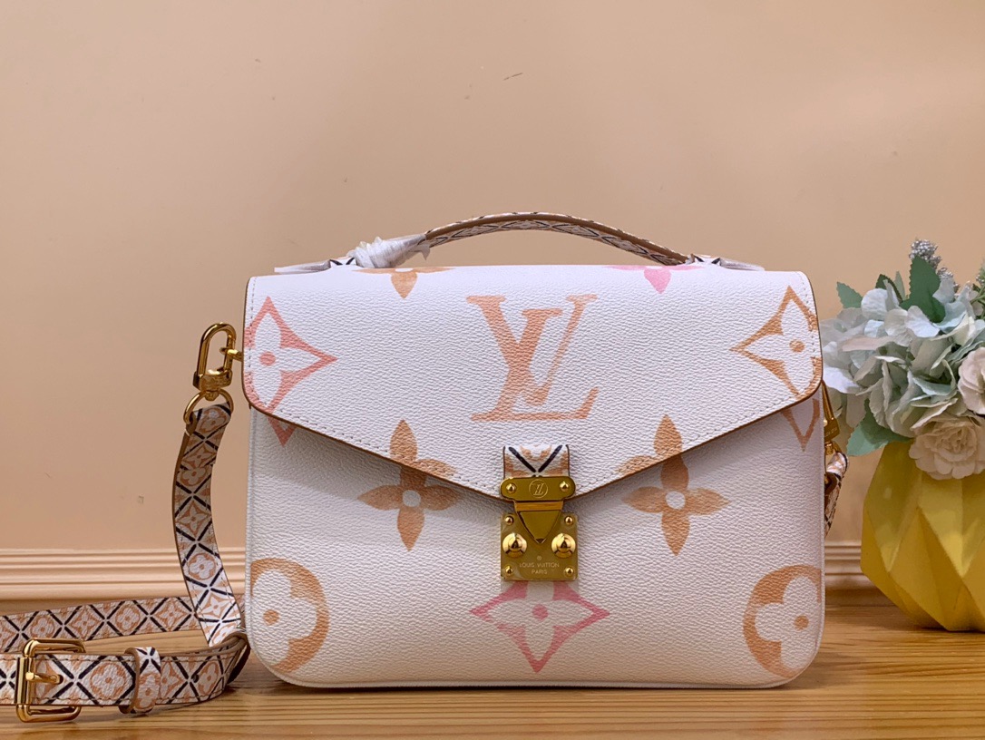 Louis Vuitton M23055 Pochette Metis apricot